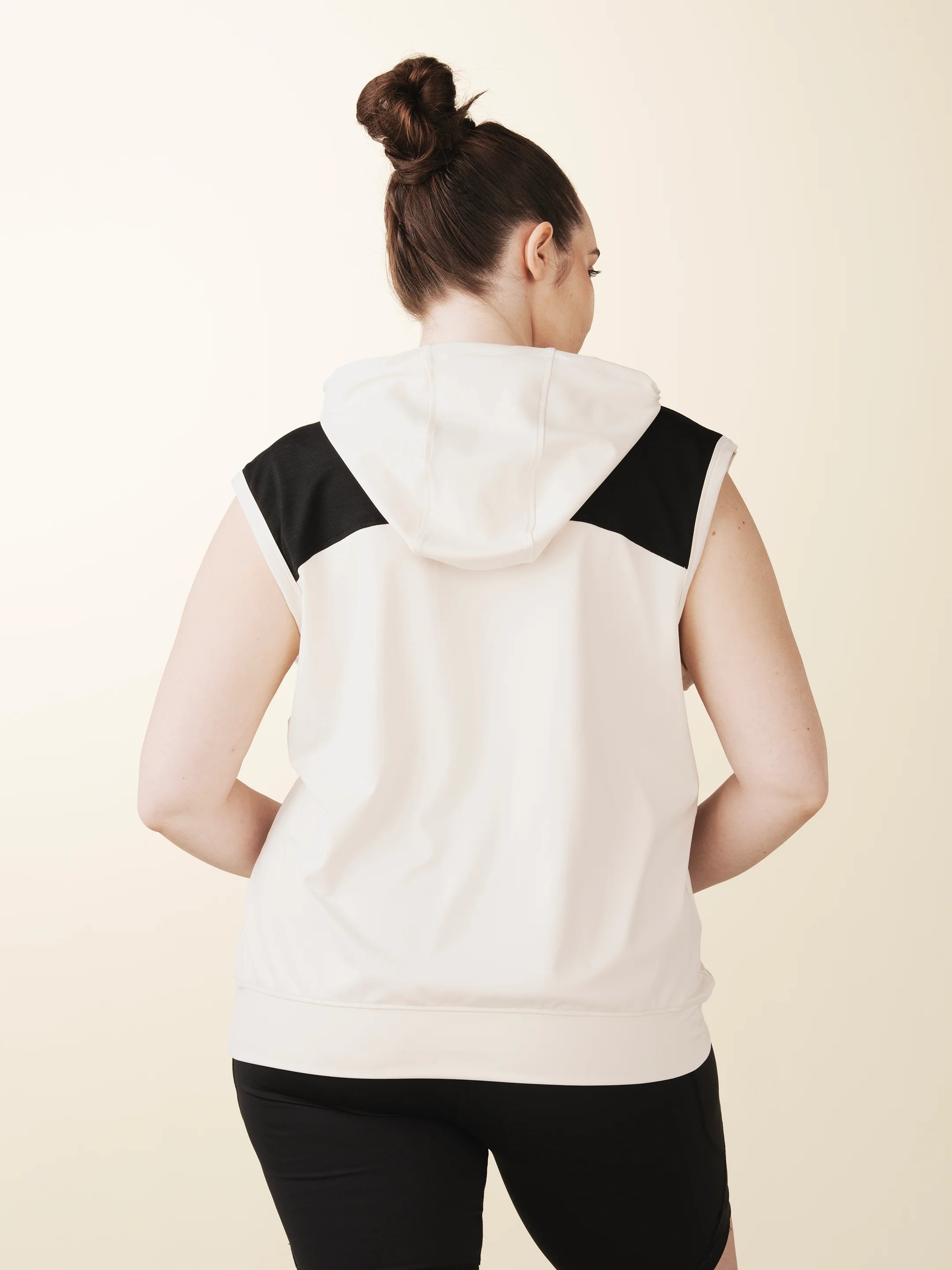 Sleeveless hoodie best sale style